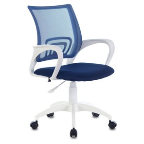 Офисное кресло Brabix Fly MG-396W (с подлокотниками, пластик белый, сетка, темно-синее) 532399 в Махачкале