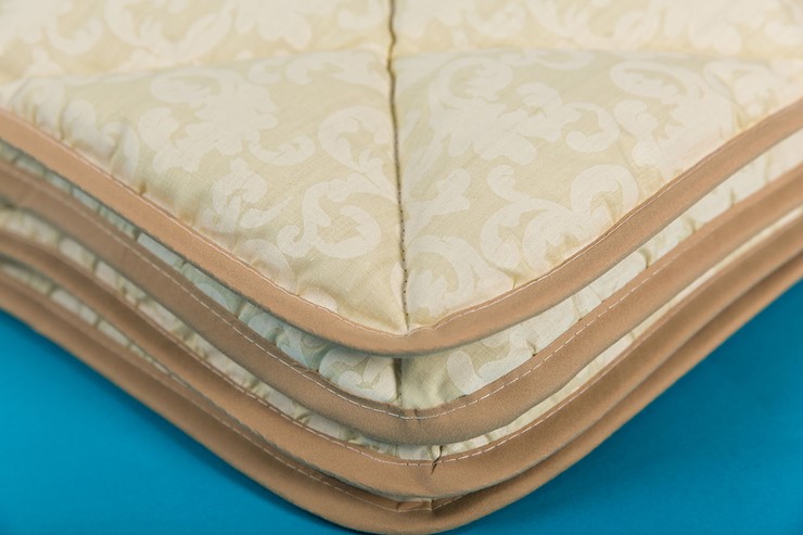 Одеяло всесезонное полутороспальное Шерсть & Хлопок в Махачкале - изображение 1