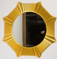 Круглое зеркало Фрида в Махачкале